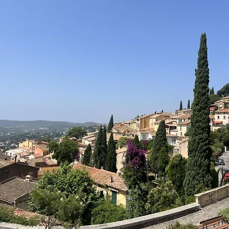 Romantic Getaway In Appartamento Bormes-les-Mimosas