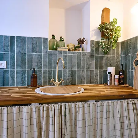 Romantic Getaway In Apartmán Bormes-les-Mimosas